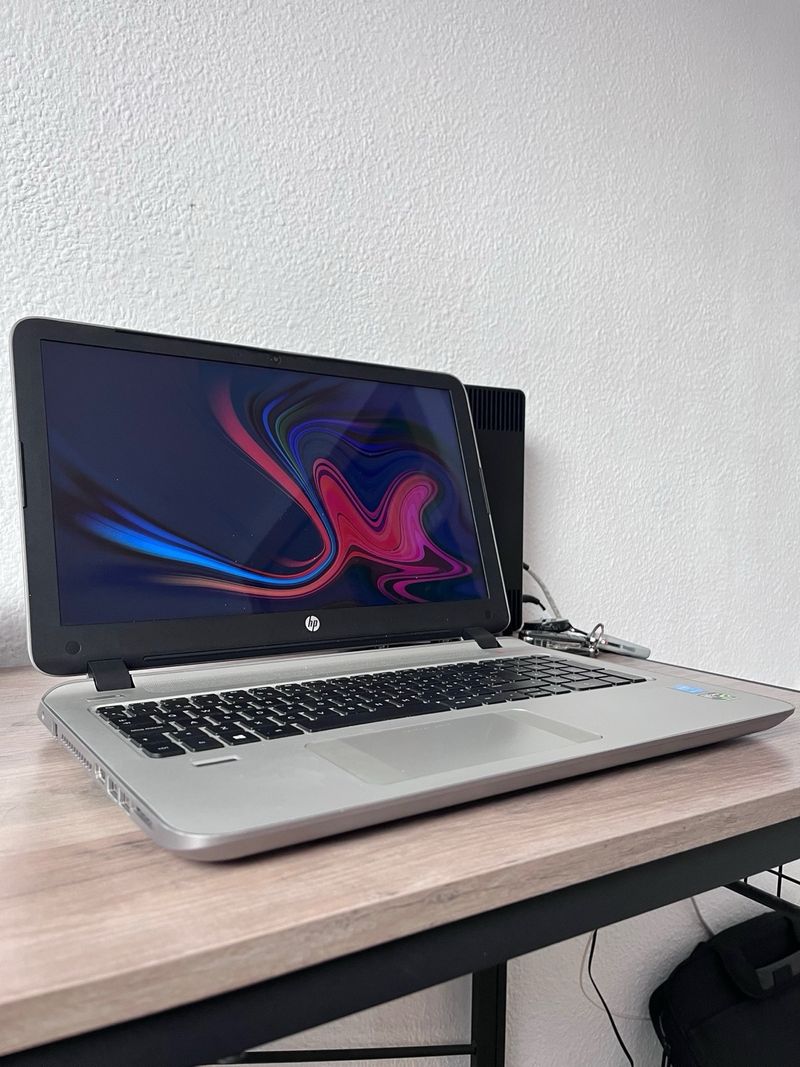 Portátil HP i7 Geforce GTX Windows 10 + Maletín afbeelding 2