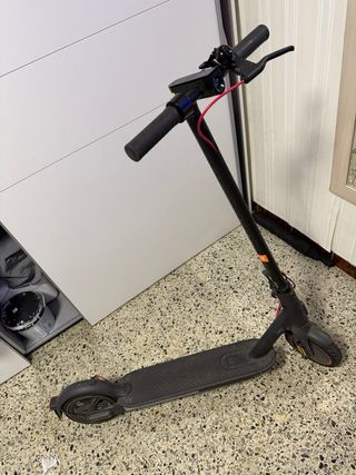 Patinete eléctrico como nuevo