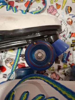 Patines 4 ruedas talla 39