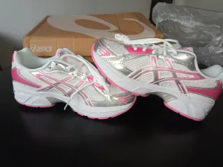 Zapatillas Asics rosas y blancas