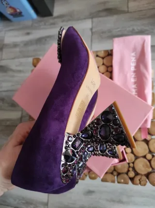 Zapatos de piel Alma en Pena Morados con Pedrería