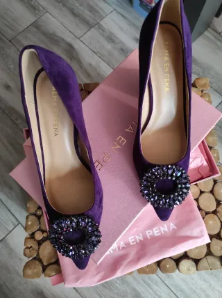 Zapatos de piel Alma en Pena Morados con Pedrería