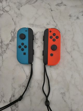 Nintendo Switch 32GB Azul Rojo + Juegos