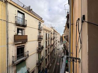 Piso en venta en El Raval en Barcelona