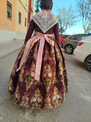 Traje de Fallera de niñs de 13años y niño de 8