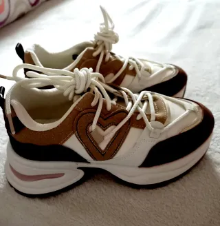 Deportivas marrones y beige