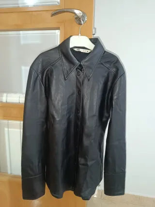 Camisa Zara Piel Negra