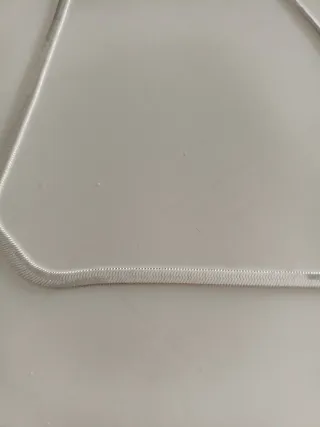 Cadena de acero plateada