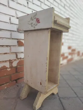 Mesilla antigua madera maciza dormitorio o entrada