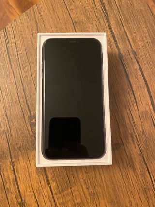iPhone 11 64GB Negro 96% Batería Caja