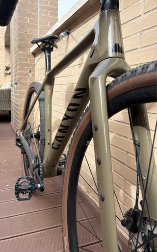 Bicicleta Gravel Canyon Grizl CF SL 8 Carbono