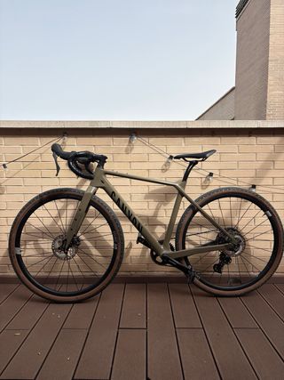 Bicicleta Gravel Canyon Grizl CF SL 8 Carbono