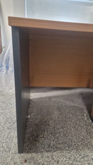 Escritorio de oficina madera y metal