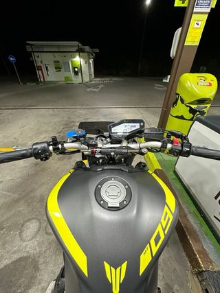 YAMAHA MT-09