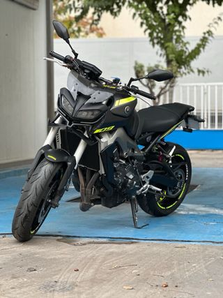 YAMAHA MT-09