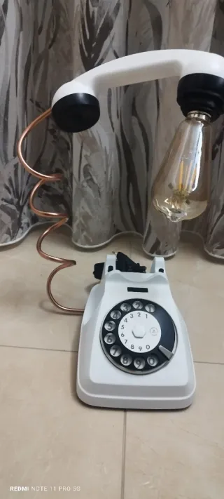 Lampada design telefono vintage