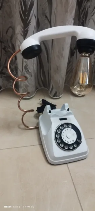 Lampada design telefono vintage