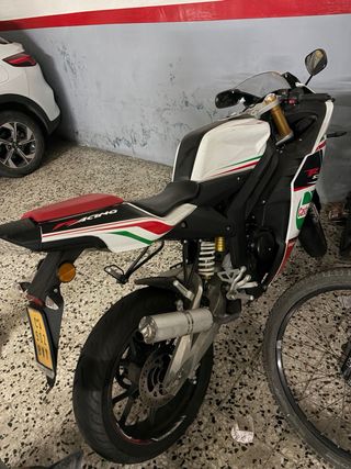 Rieju RS3 50cc Roja y Blanca 3000 kms como nueva