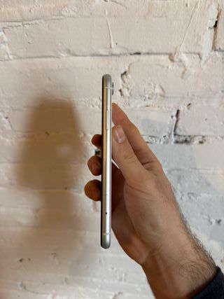 iPhone XR Bianco + Custodia