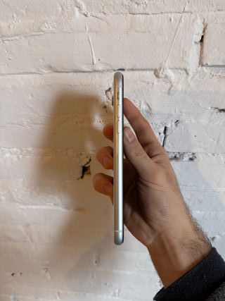 iPhone XR Bianco + Custodia