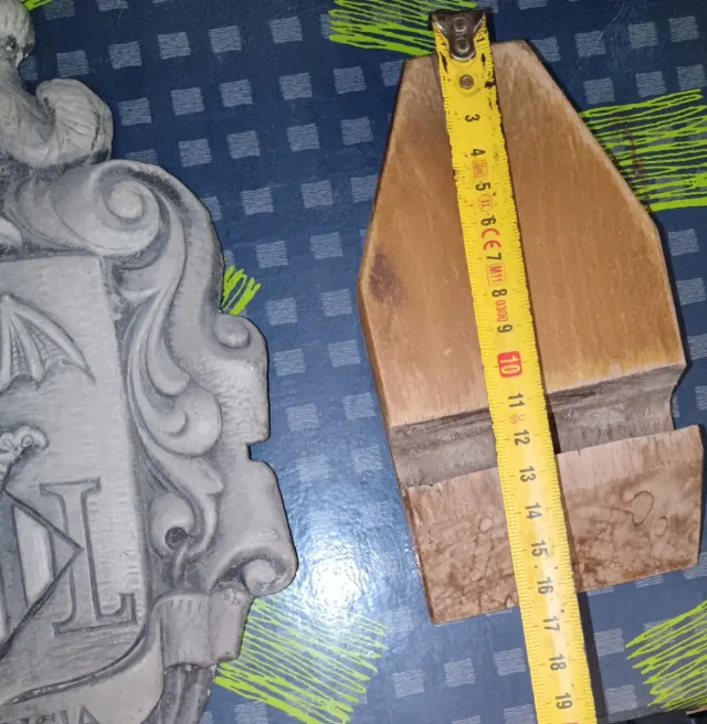 Escudo de Valencia en cerámica + peana