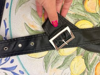 Cintura Nera con Fibbia Argento