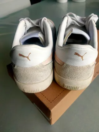 Zapatillas Puma Mujer rosa,Beige y Blancas