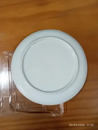 Set di 4 piatti bianchi con fiori