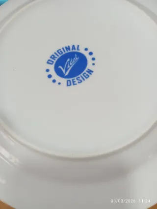 Set di 4 piatti bianchi con fiori