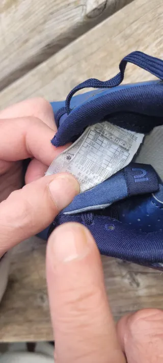 Botas de fútbol niño azul y amarillo 39