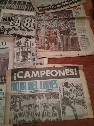 Real sociedad liga 80-81 periódicos retro vi