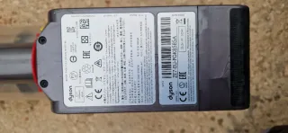 Aspiradora Dyson con cargador