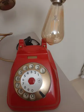 Lampada retrò telefono rosso