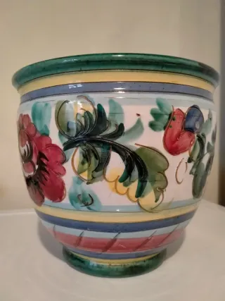 Vaso ceramica con fiori dipinti a mano