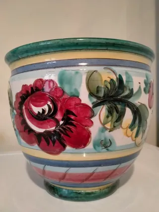 Vaso ceramica con fiori dipinti a mano
