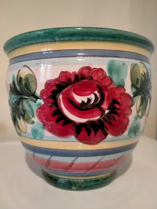 Vaso ceramica con fiori dipinti a mano