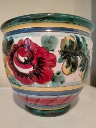 Vaso ceramica con fiori dipinti a mano