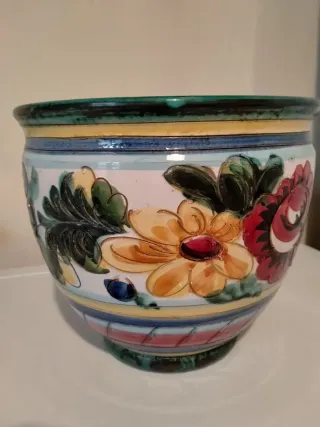 Vaso ceramica con fiori dipinti a mano