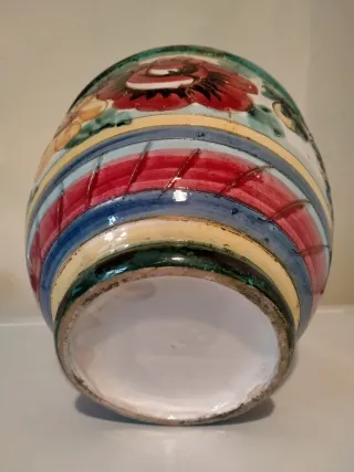 Vaso ceramica con fiori dipinti a mano