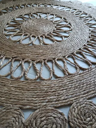 Alfombra redonda de yute beige y marrón