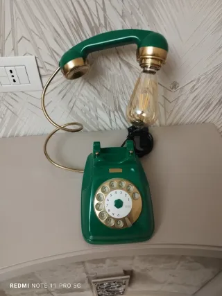 Lampada retrò telefono vintage