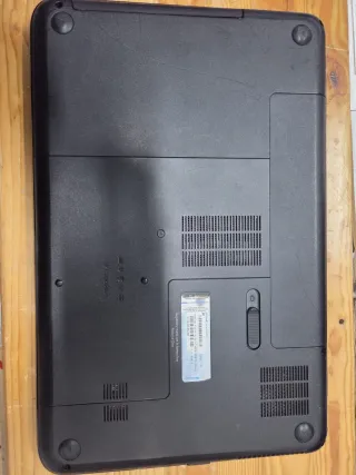 Portátil HP i3 con cargador