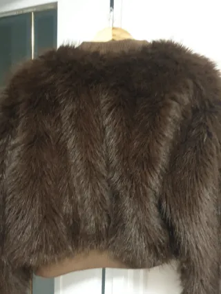 Cazadora pelo marrón