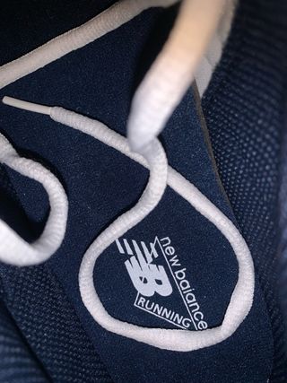 Tênis New Balance Prata e Branco