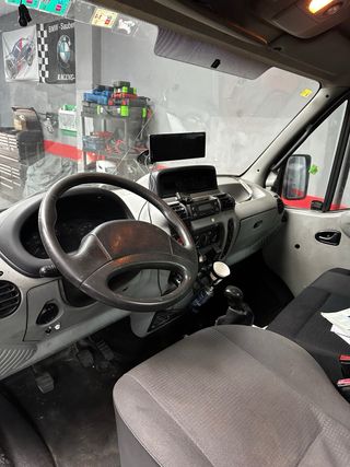 Renault Trucks Mascott 2003 grua porta vehiculo