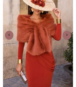 Vestido midi naranja oscuro, puesto 5 horas