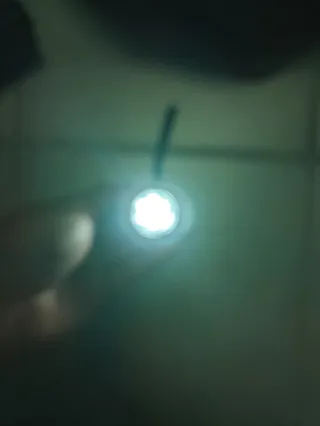 Linterna LED pequeña plateada