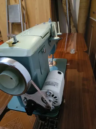 Máquina de coser Alfa Alfamatic 109