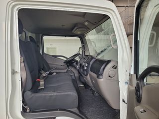 Nissan Cabstar con plataforma elevadora