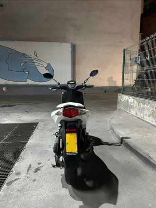 Peugeot Speedfight Scooter Blanca y Roja 49cc